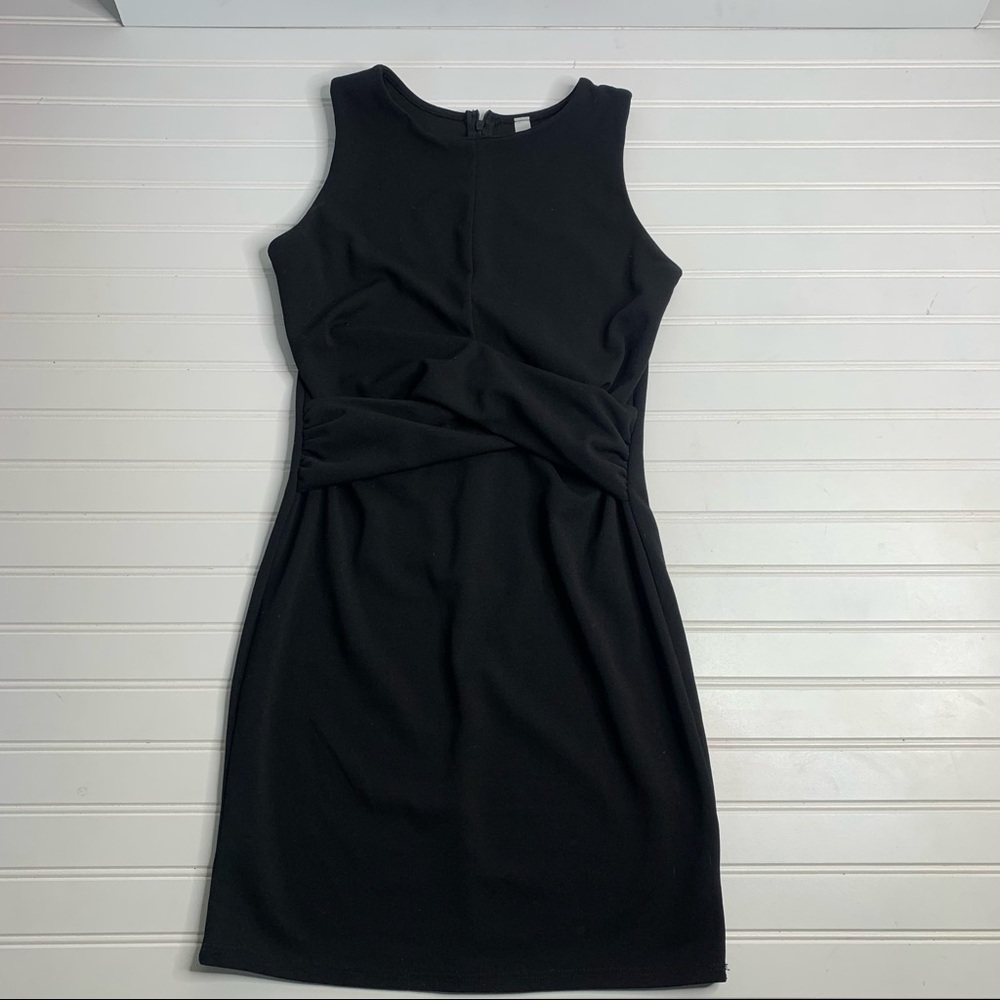 Jolie Little Black Dress - Picture 4 of 8